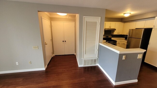 Photo - CARMEL VALLEY - The Lakes at Del Mar - Nice 1 Br / 1 Ba Condo - TENANT OCCUPIED - AVAIL 05/01/2026 Unit 118