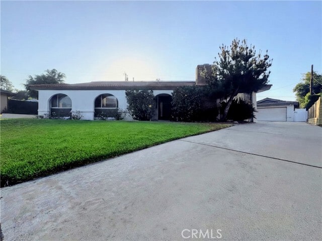 Building Photo - 758 E Cypress Ave