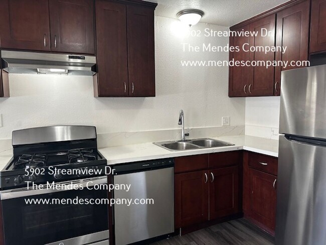 Photo - 5902 Streamview Dr Unit 3