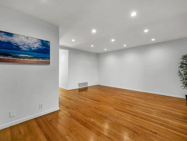 Photo - 246 Green Heath Pl