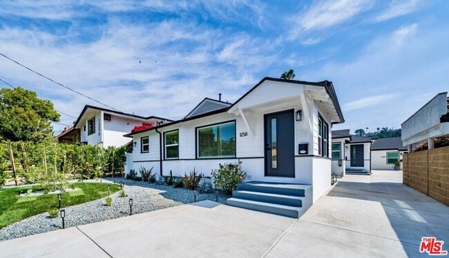 Building Photo - 1258 Mariposa St Unit A