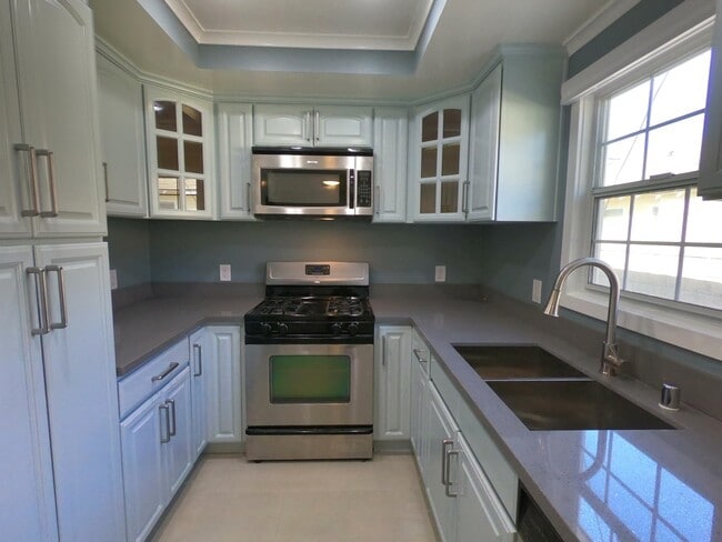 Photo - 2551 N Lincoln St Unit 2553