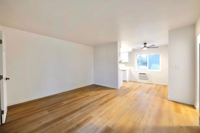 Photo - 6828 Fulton Ave Unit 8