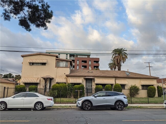 Photo - 2675 W 11th St