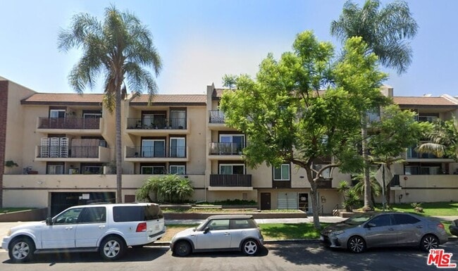 Photo - 433 S Manhattan Pl Condo Unit 103