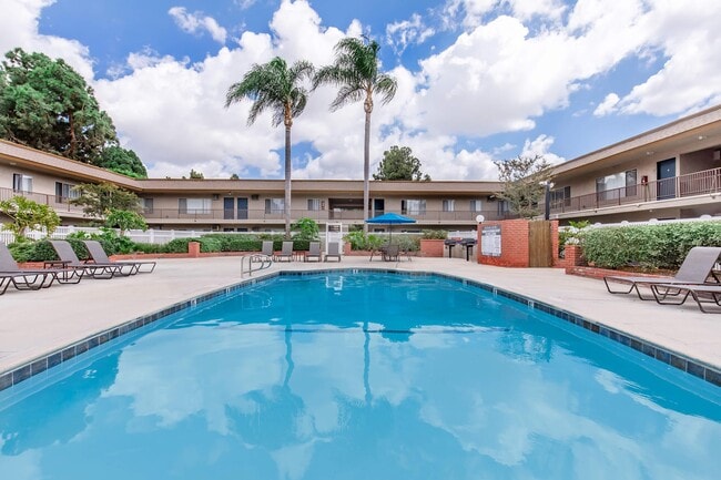 Photo - Hampshire Square Apartment Homes