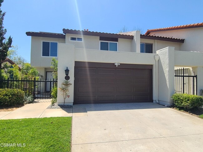 Building Photo - 833 Shadow Lake Dr