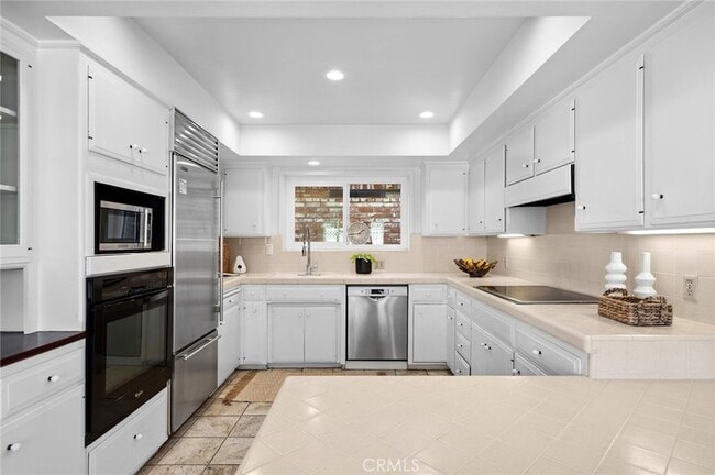 Photo - 121 Onyx Ave