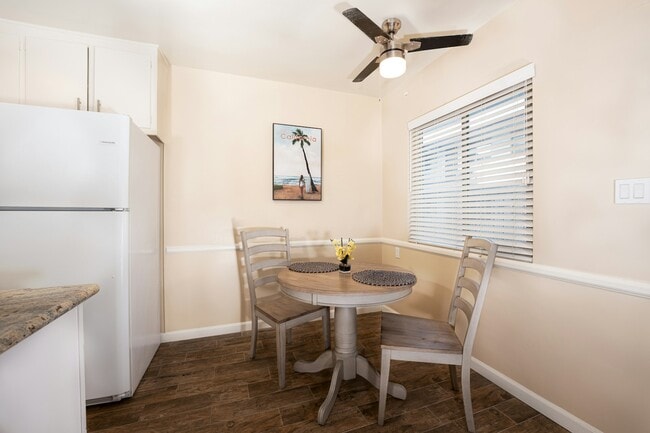 Photo - 17417 Vanowen St Unit 04