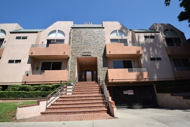 Photo - 11107 La Maida St Unit 107