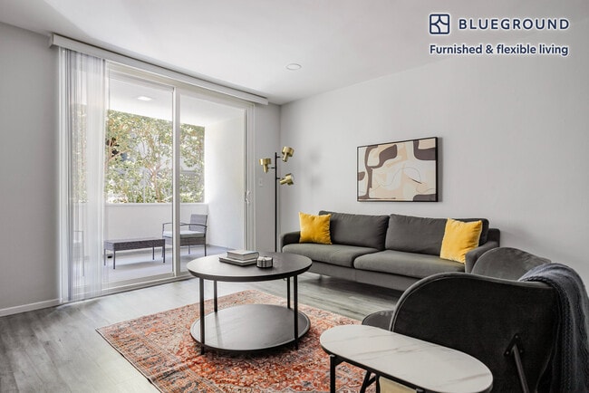 Building Photo - 1371 S Beverly Glen Blvd Rental