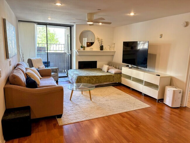 Photo - 850 State St Townhome