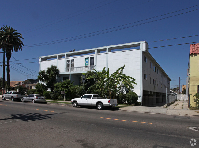Primary Photo - 1165 N Normandie Ave Apartments