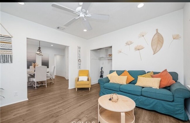 Photo - 2322 S Grand Ave Townhome