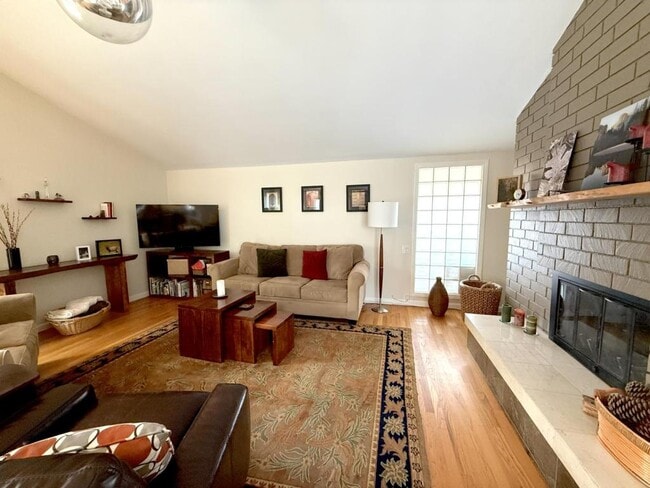 Photo - 345 N Ontare Rd