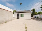 Photo - "Charming Reseda Retreat: Cozy 1-Bedroom with Stylish Granite Accents!"