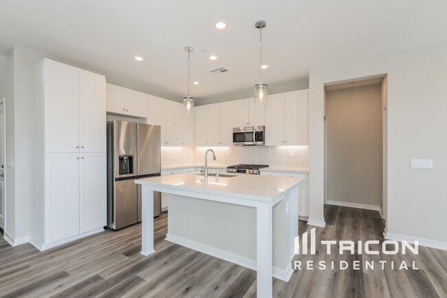 Photo - 31673 Rosetta St