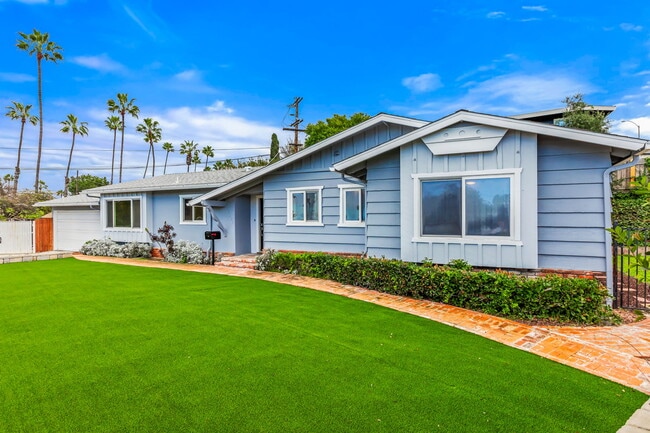 Building Photo - 9351 La Suvida Dr