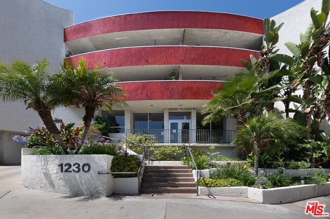 Building Photo - 1230 Horn Ave Unit 521