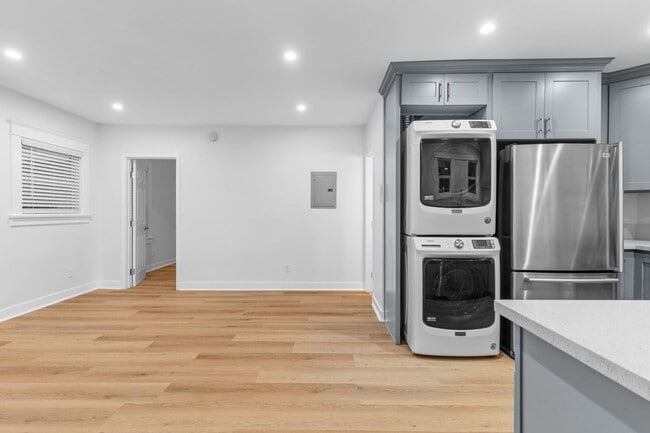 Building Photo - 526 Lime Ave