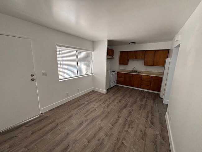 Building Photo - 344 E Santa Anita Ave