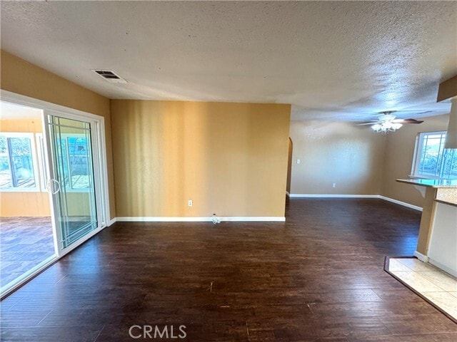 Photo - 18393 Catalpa St