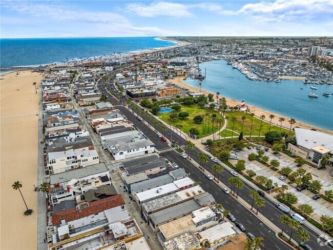 Building Photo - 1623 W Balboa Blvd Rental