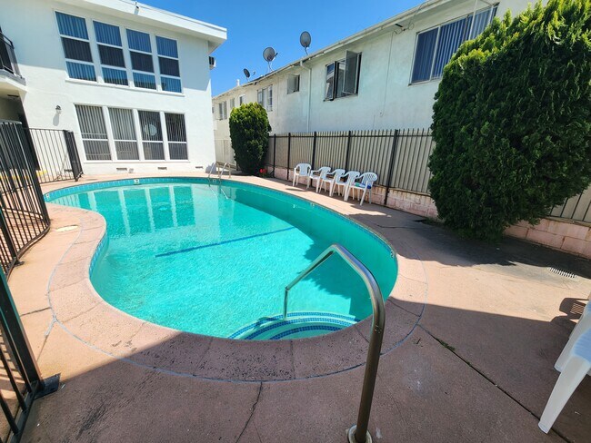 Photo - 1732 N Harvard Blvd Unit 106