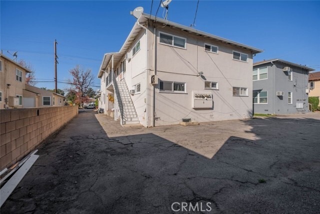 Photo - 5654 Kester Ave Unit 4