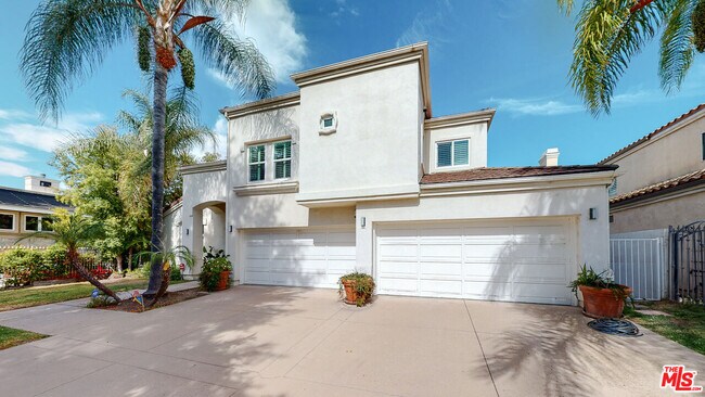 Photo - 4950 Densmore Ave