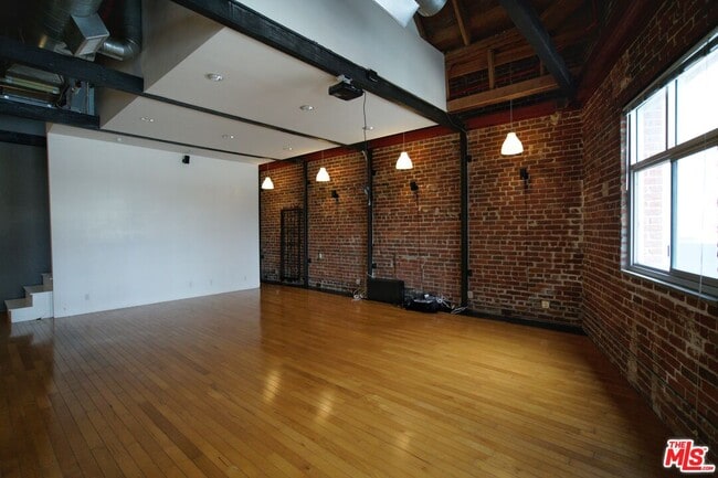 Photo - 500 Molino St Unit 315