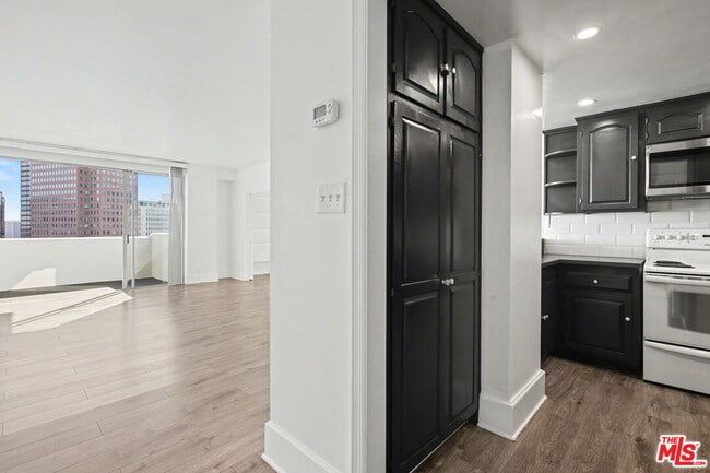 Photo - 969 Hilgard Ave