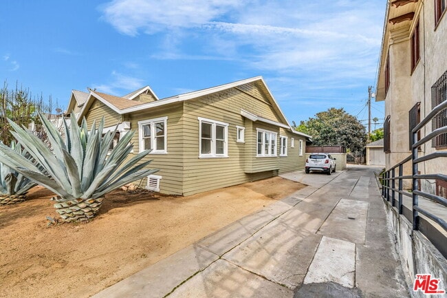 Photo - 2014 5th Ave