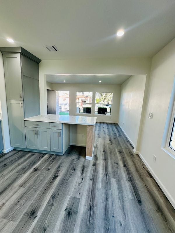 Photo - 3634 Caspian