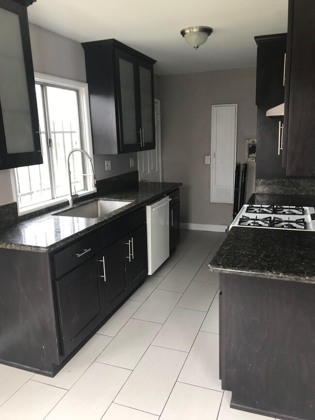 Photo - 1241 W 102nd St