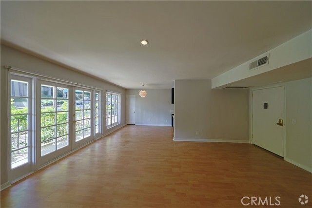 Building Photo - 1010 Palm Ave Unit 101 Rental