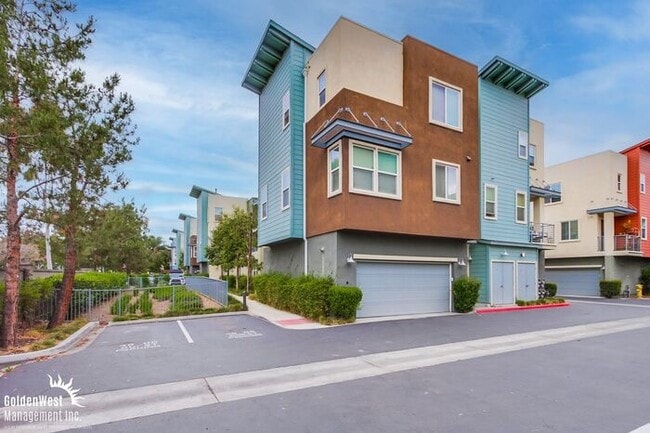 Photo - Stylish 3Bdm 4Ba Townhome in Escondido!