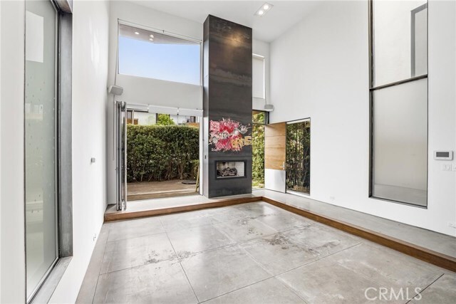 Photo - 419 Venice Way