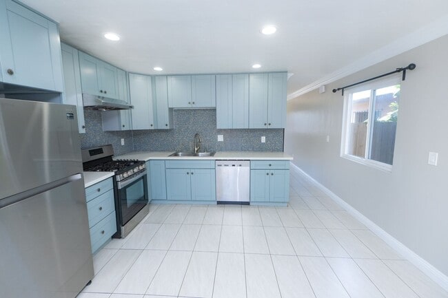 Building Photo - 33 Madison Ave Unit 33 Madison Ave - A
