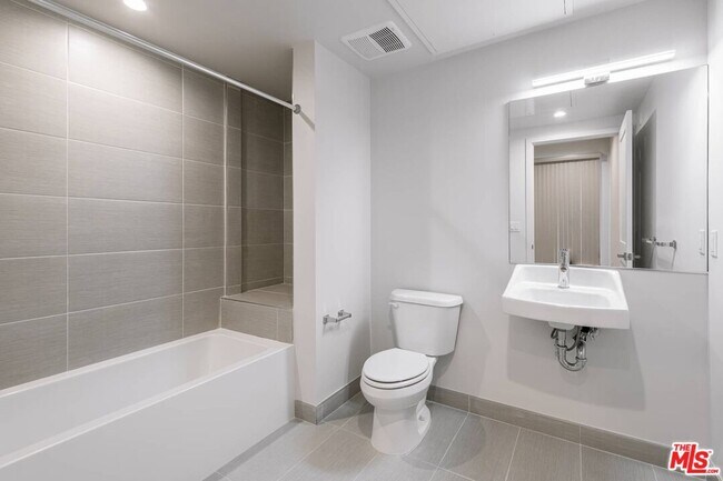 Photo - 3726 Kelton Ave