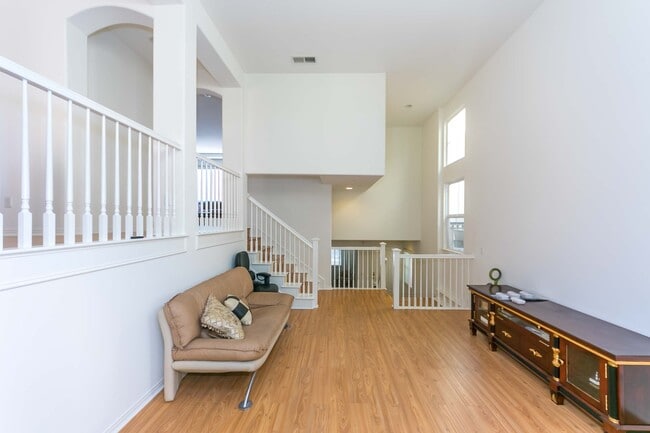 Photo - 2889 Plaza del Amo