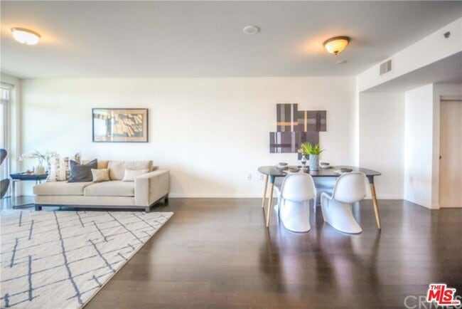Photo - 3785 Wilshire Blvd Unit 908