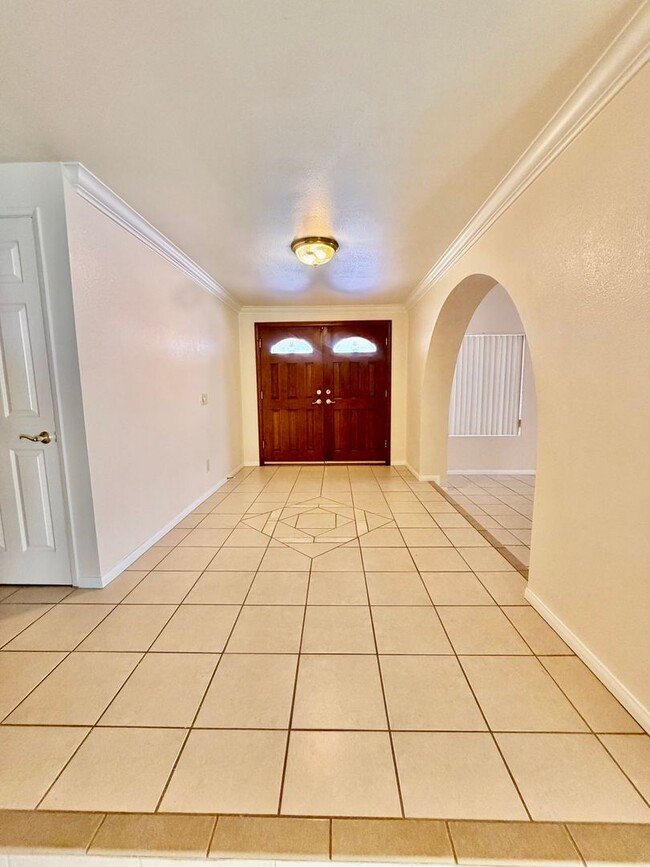 Photo - 228 Eagleview Pl