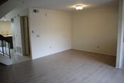 Photo - 3Bed/2.5Bath Townhome off Poinsettia!~ Briarwood