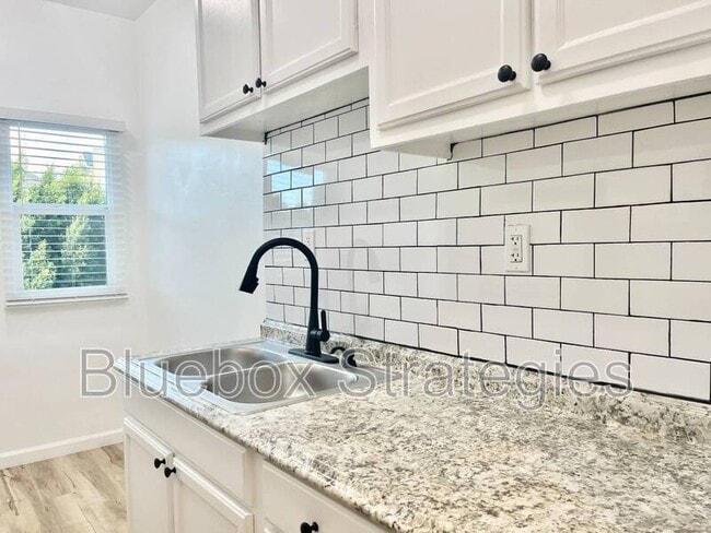 Photo - 1505 Palm Ave Unit 4