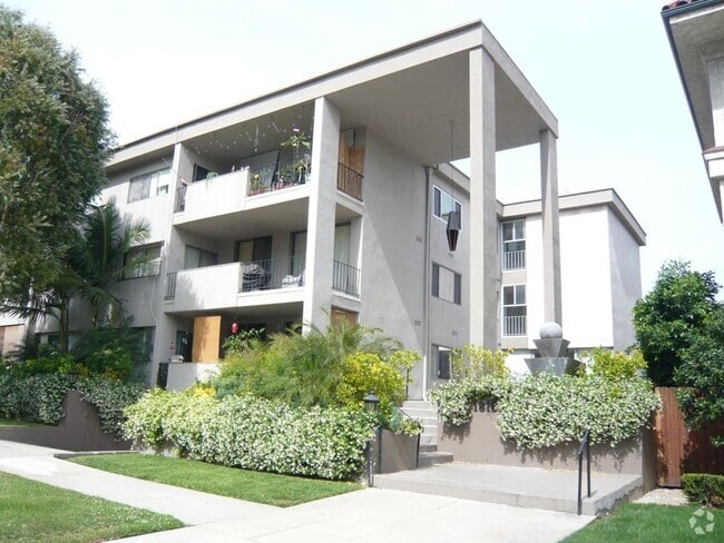 Building Photo - 1810 Ramona Ave Rental