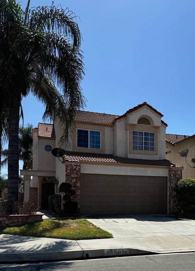 Building Photo - Cozy 3 Bedroom 2.5 Bathroom in Fontana CA 92337