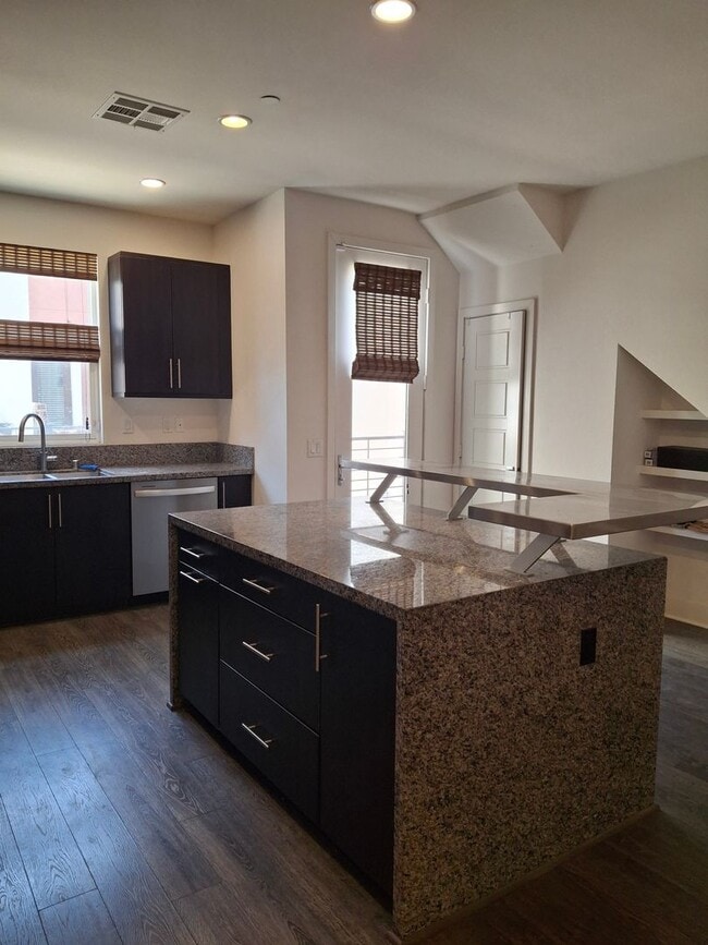 Photo - RECENTLY REDUCED! Beautiful Townhome in Ci...