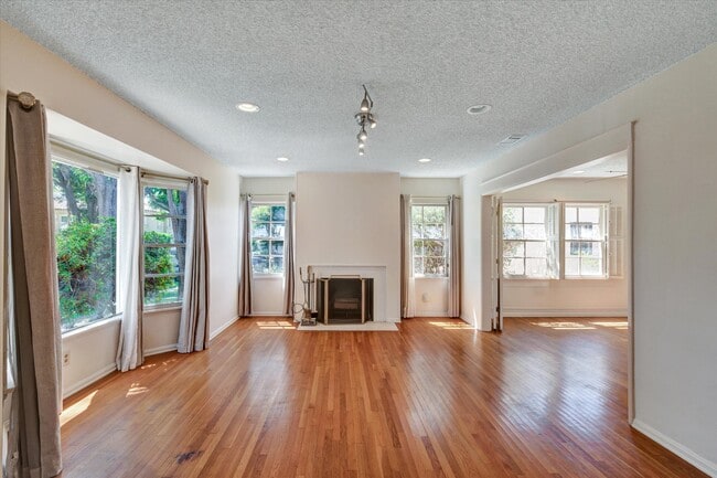 Photo - 2511 Castle Heights Ave