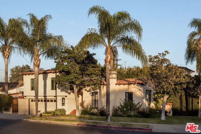 Photo - 1650 S Crest Dr House